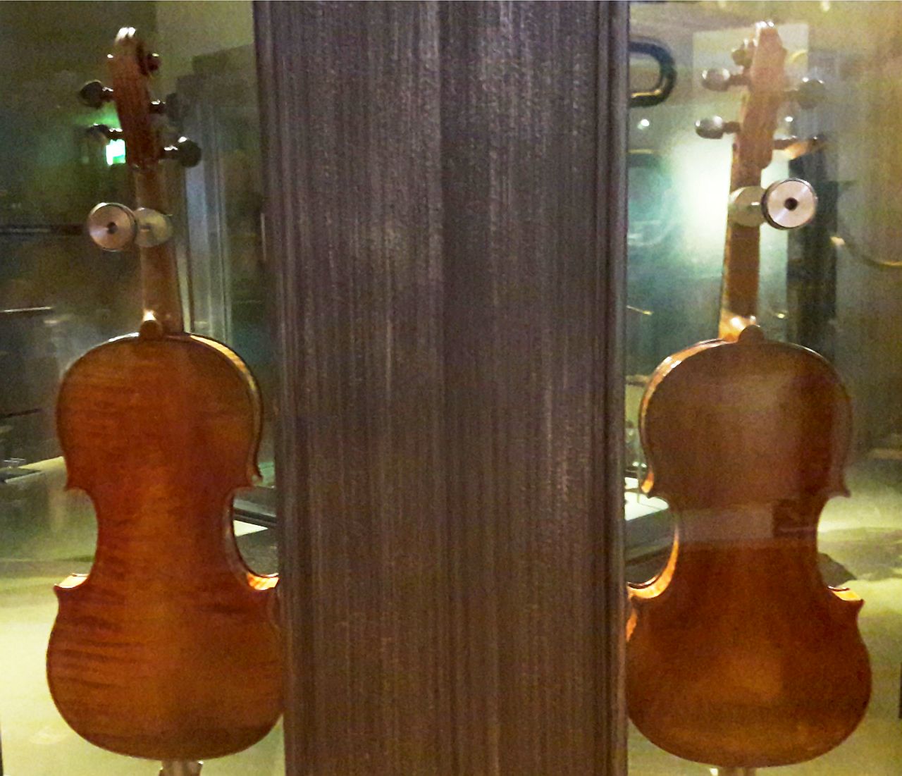 How Many Stradivarius Violins Are There - Amati and Stradivari violins comparison - back