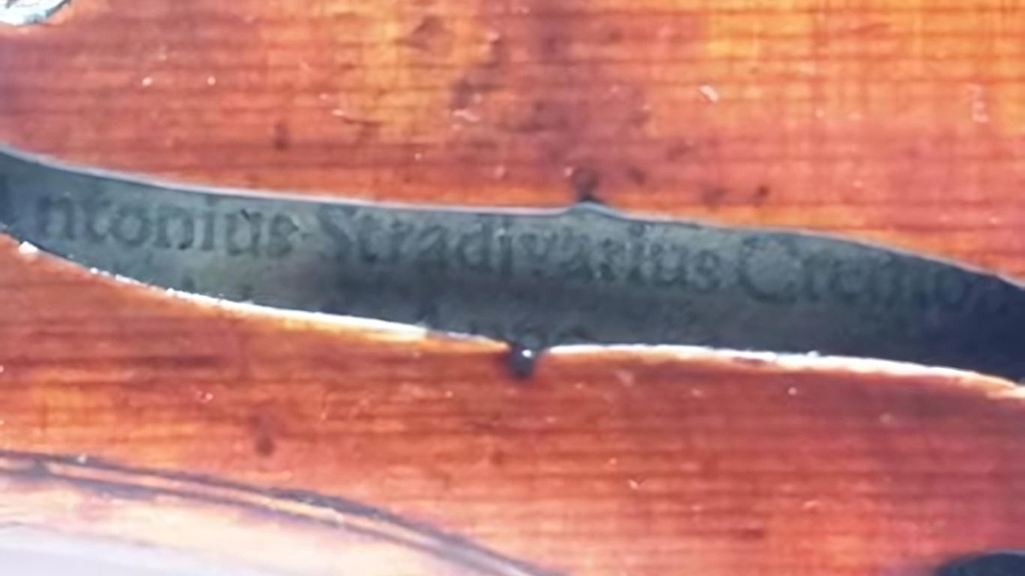 How Many Stradivarius Violins Are There - Genuine Stradivarius inscription label