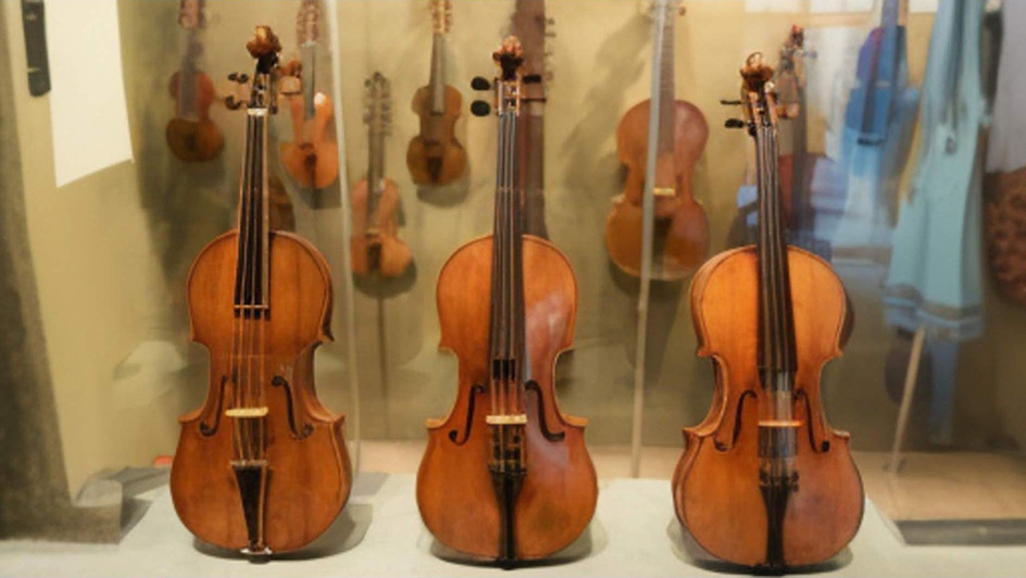 Stradivarius Violins - 3 Stradivarius Violins at the Met