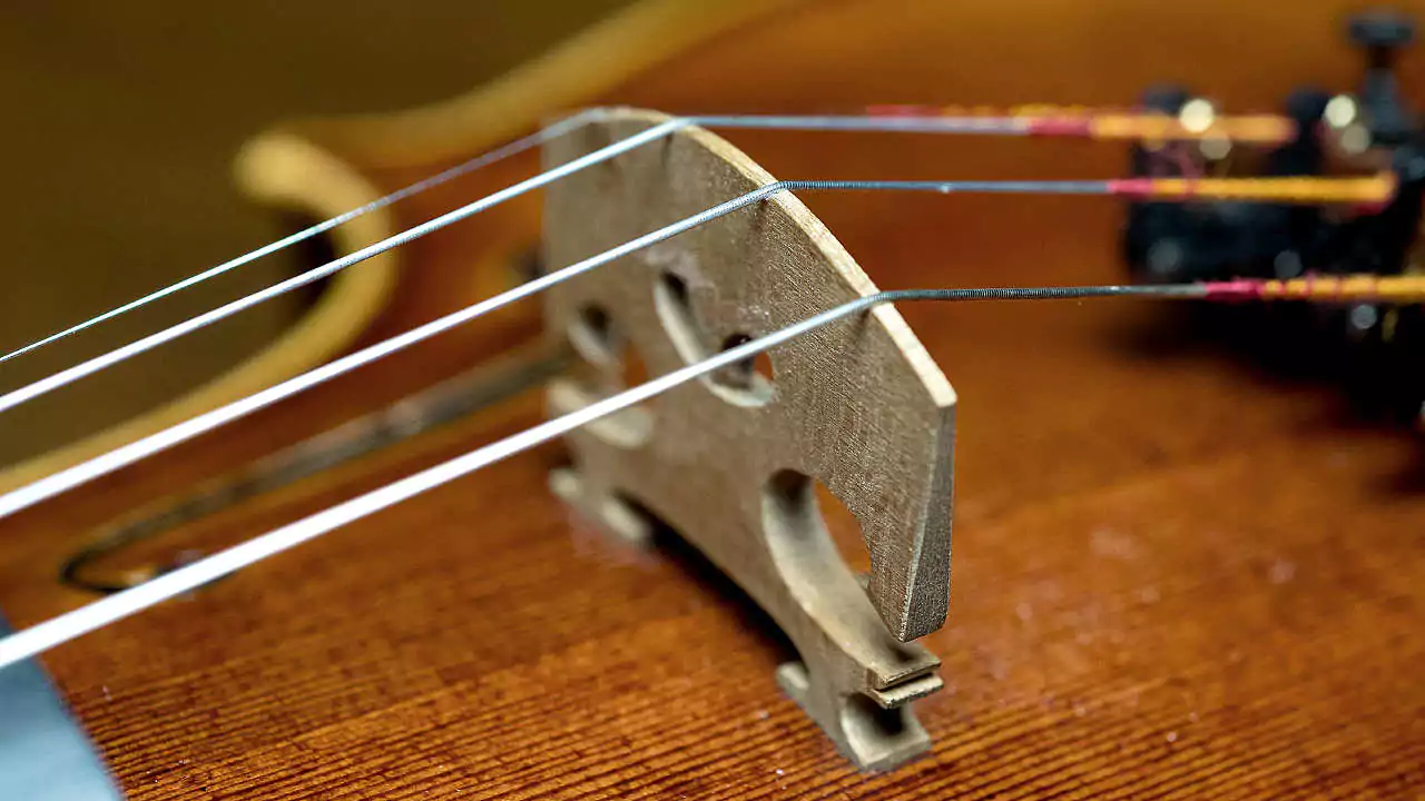 Violin Bridge - 90-degree angle