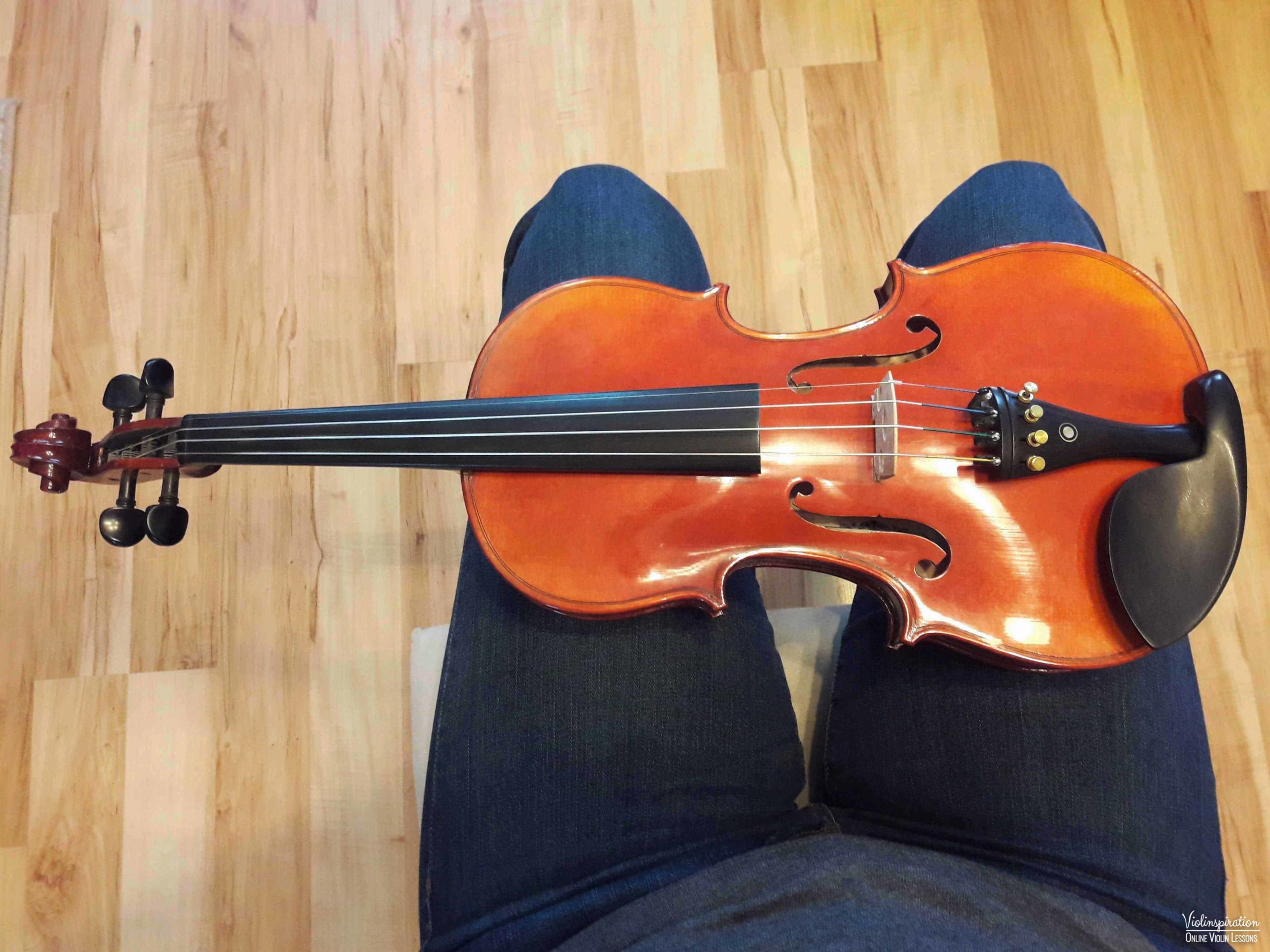 How to place a shoulder rest on a violin - step 1 v2_1